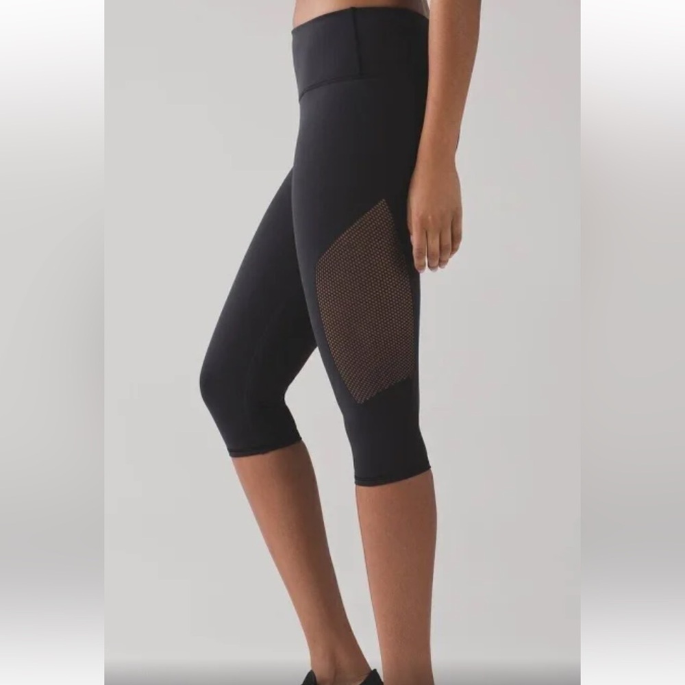 Lululemon Reveal Crop (15") Navy Blue Leggings
